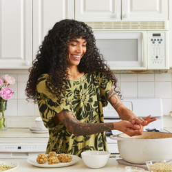 Cookie Drip Cereal Bars with Sophia Roe