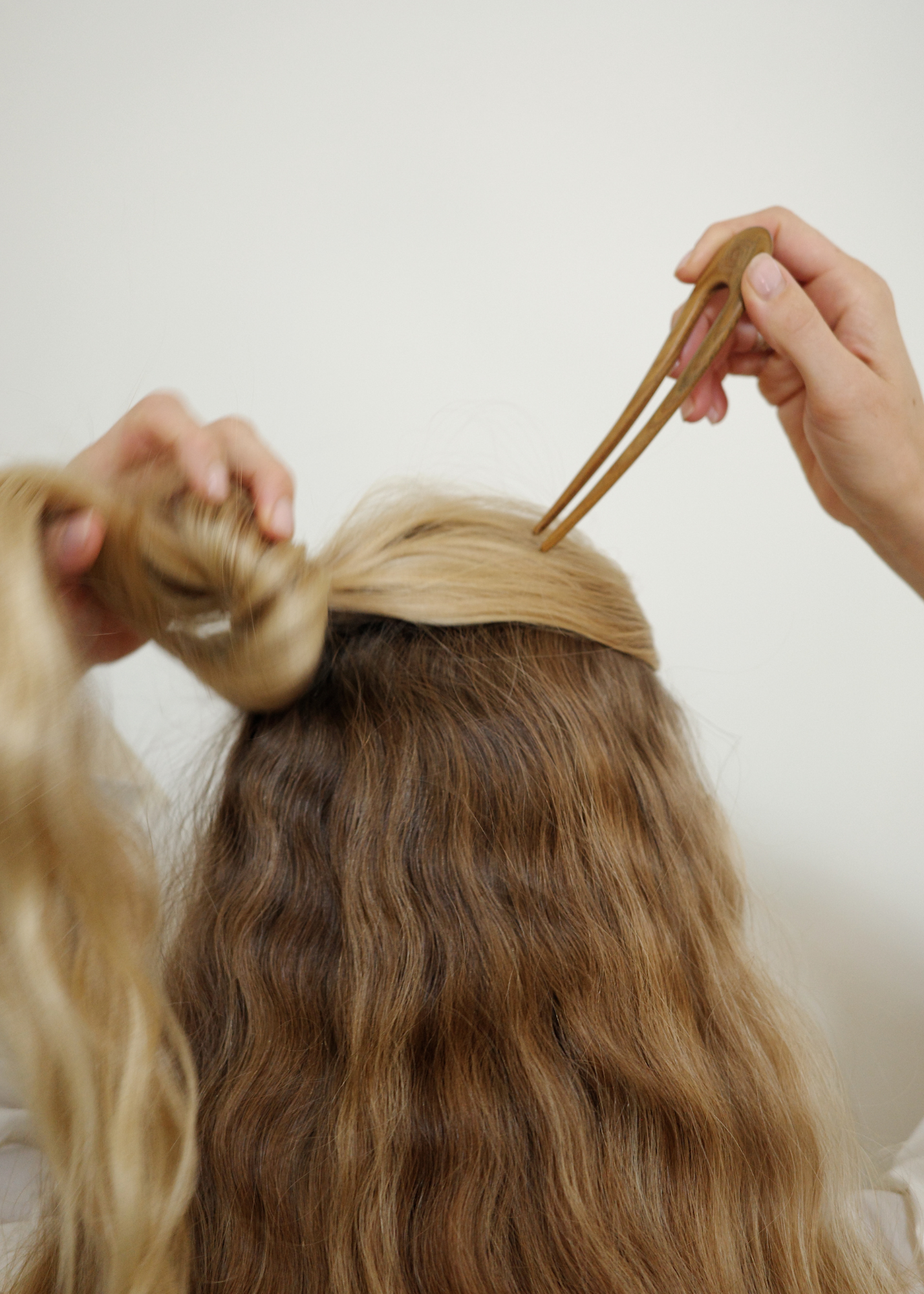 MOKU HAIR PIN: TAYLR&