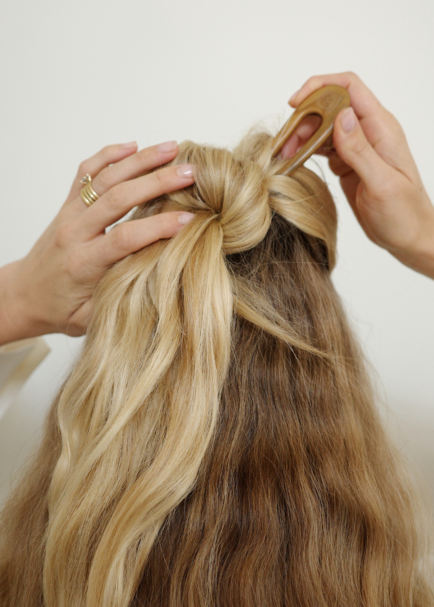 MOKU HAIR PIN: TAYLR&