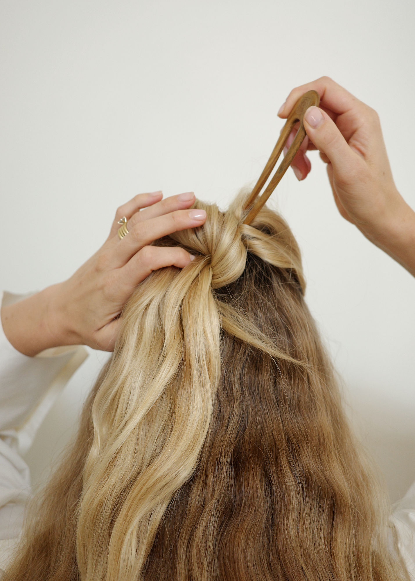 MOKU HAIR PIN: TAYLR&